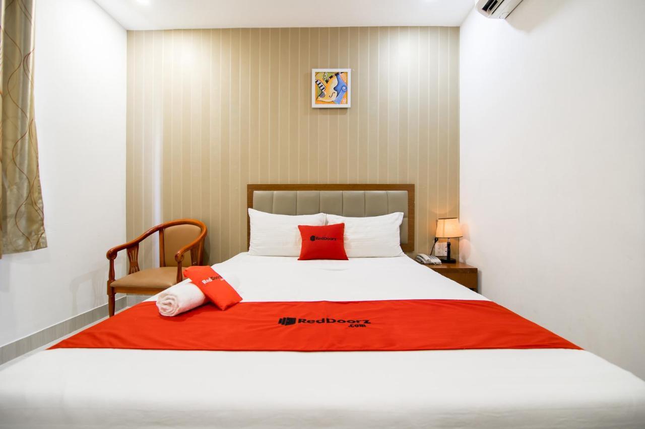 Reddoorz Plus @ Trung Son Residence Ho Chi Minh City Bagian luar foto