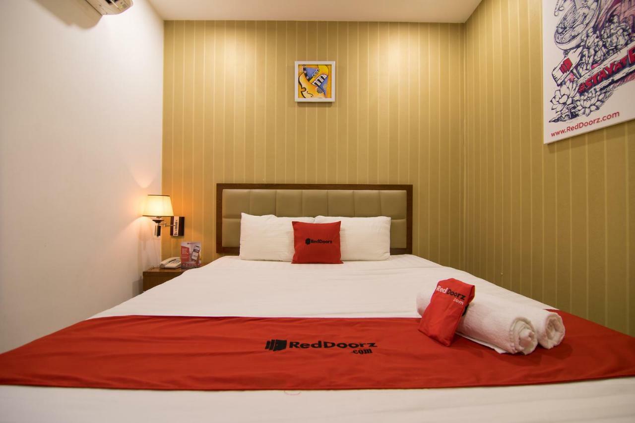 Reddoorz Plus @ Trung Son Residence Ho Chi Minh City Bagian luar foto